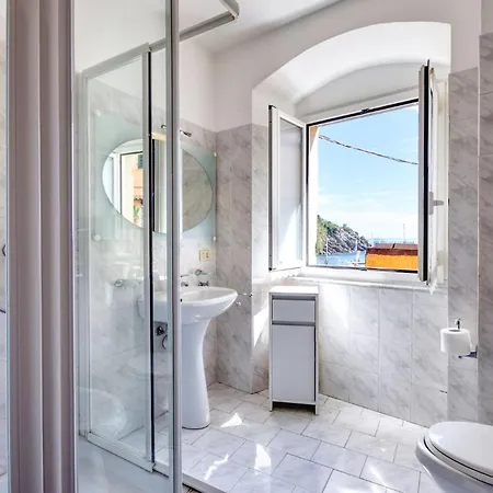 1 Bedroom Pet-friendly In Nervi Apartment *