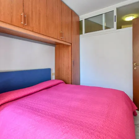 1 Bedroom Pet-friendly In Nervi Lägenhet *